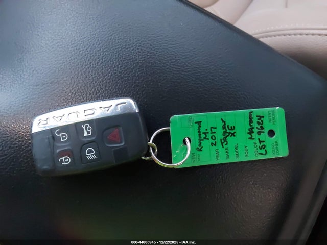 2017 JAGUAR XE SAJAJ4BV2HA968769 Photo 10
