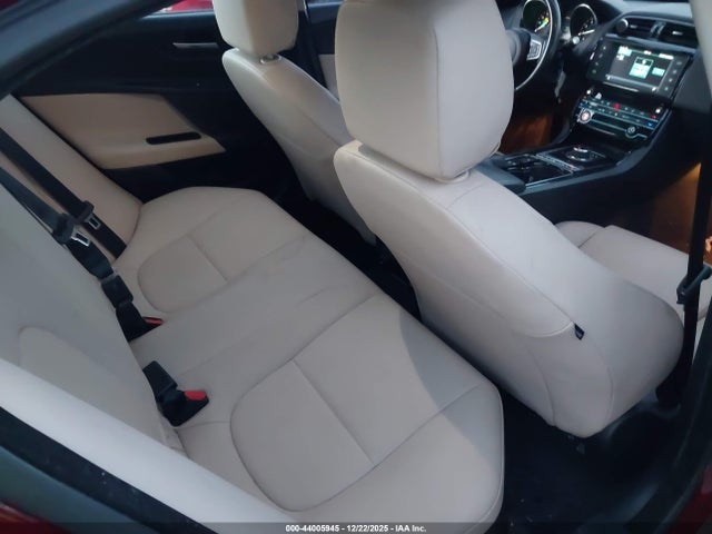 2017 JAGUAR XE SAJAJ4BV2HA968769 Photo 7