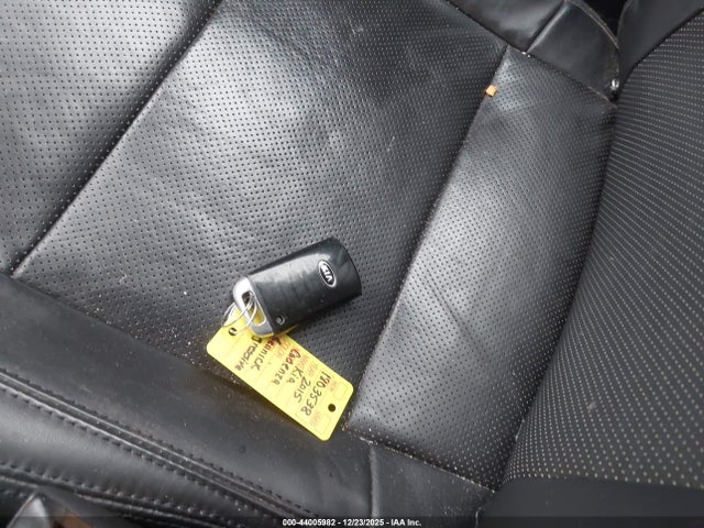 KIA Cadenza Premium 2015 KNALN4D76F5194913 Image 11