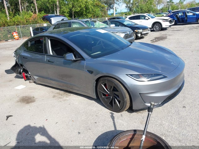 2025 TESLA MODEL 3 5YJ3E1ET8SF953826 Photo 0