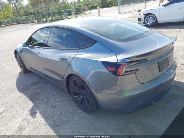 2025 TESLA MODEL 3 5YJ3E1ET8SF953826 Photo 2