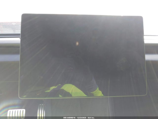 2025 TESLA MODEL 3 5YJ3E1ET8SF953826 Photo 6