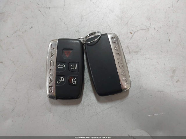 2018 JAGUAR F-PACE SADCM2FV2JA285106 Photo 10