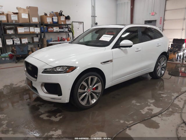 2018 JAGUAR F-PACE SADCM2FV2JA285106 Photo 1