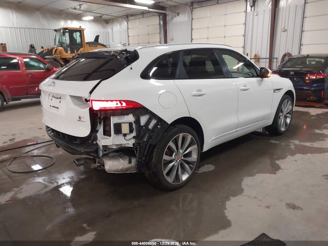 2018 JAGUAR F-PACE SADCM2FV2JA285106 Photo 3