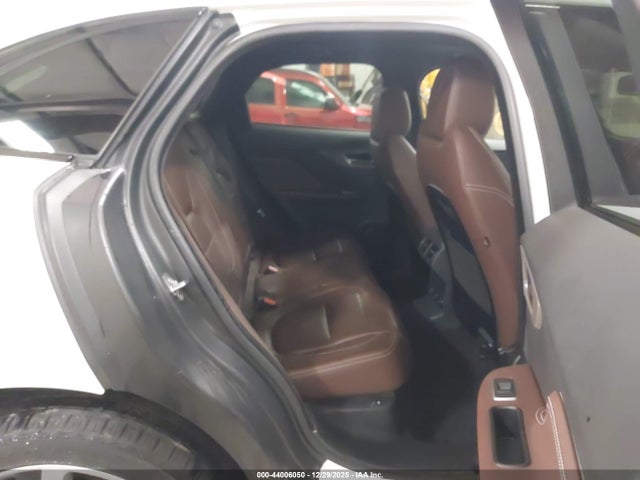 2018 JAGUAR F-PACE SADCM2FV2JA285106 Photo 7