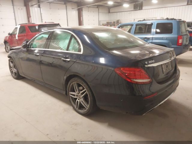 2017 MERCEDES-BENZ E 300 WDDZF4KB2HA228654 Photo 2