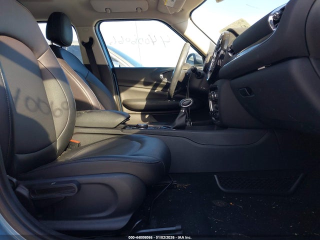 2017 MINI CLUBMAN WMWLN5C58H2E32810 Photo 4