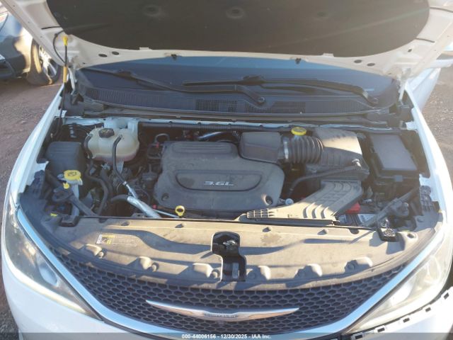 2018 CHRYSLER PACIFICA 2C4RC1GGXJR103165 Photo 9