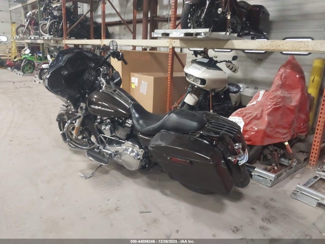 2018 HARLEY-DAVIDSON FLTRX 1HD1KHC16JB638727 Photo 2