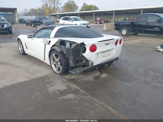 2006 CHEVROLET CORVETTE 1G1YY26U165133159 Photo 2