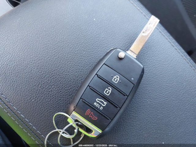 2019 KIA OPTIMA 5XXGT4L32KG340383 Photo 10