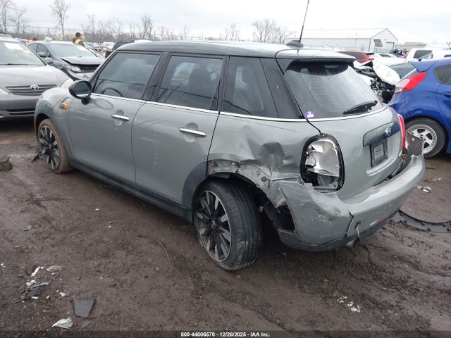 2016 MINI HARDTOP WMWXU1C56G2D12029 Photo 2