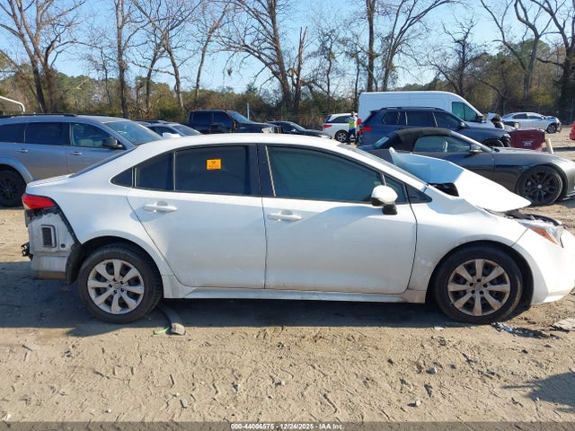 JTDEPMAEXMJ154184 Toyota COROLLA LE