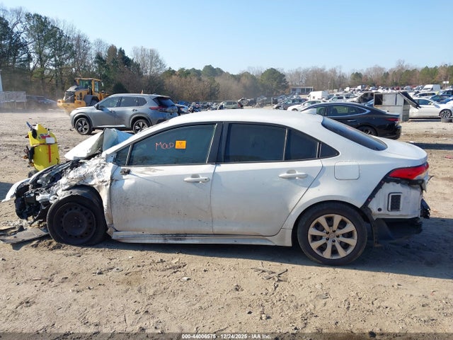 JTDEPMAEXMJ154184 Toyota COROLLA LE
