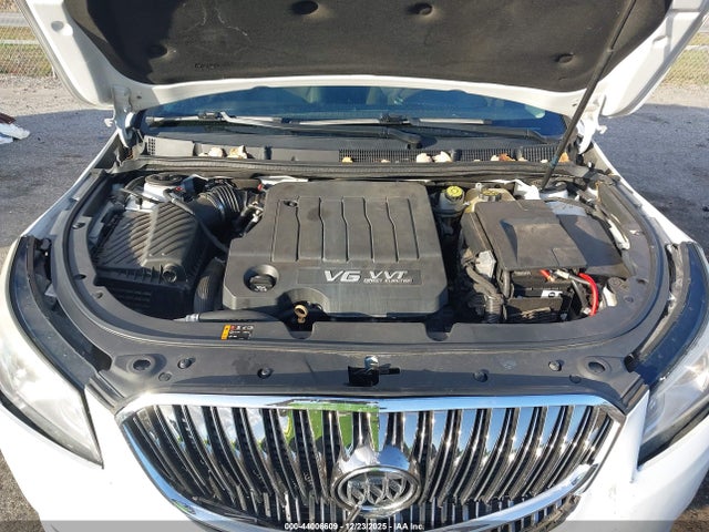 44006609 :رقم المزاد ، 1G4GB5G32GF257024 vin ، 2016 Buick Lacrosse Leather مزاد بيع