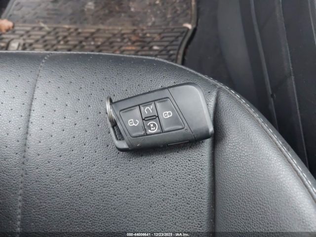 2022 VOLKSWAGEN TIGUAN 3VV8B7AX2NM008088 Photo 10