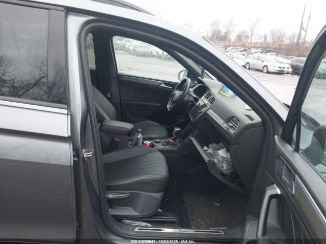 2022 VOLKSWAGEN TIGUAN 3VV8B7AX2NM008088 Photo 4