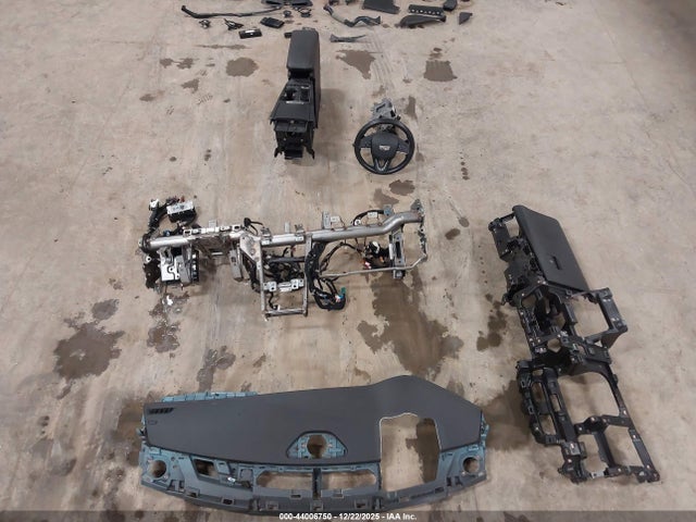 2023 Cadillac Xt4 Awd Sport მანქანა იყიდება აუქციონზე, vin: 1GYFZFR4XPF102268, აუქციონის ნომერი: 44006750