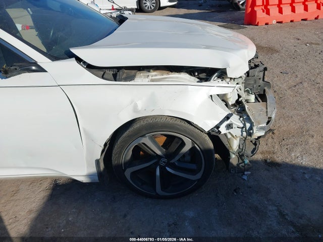 44006793 :رقم المزاد ، 1HGCV1F31JA212862 vin ، 2018 Honda Accord Sport مزاد بيع