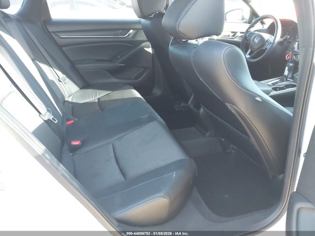 44006793 :رقم المزاد ، 1HGCV1F31JA212862 vin ، 2018 Honda Accord Sport مزاد بيع