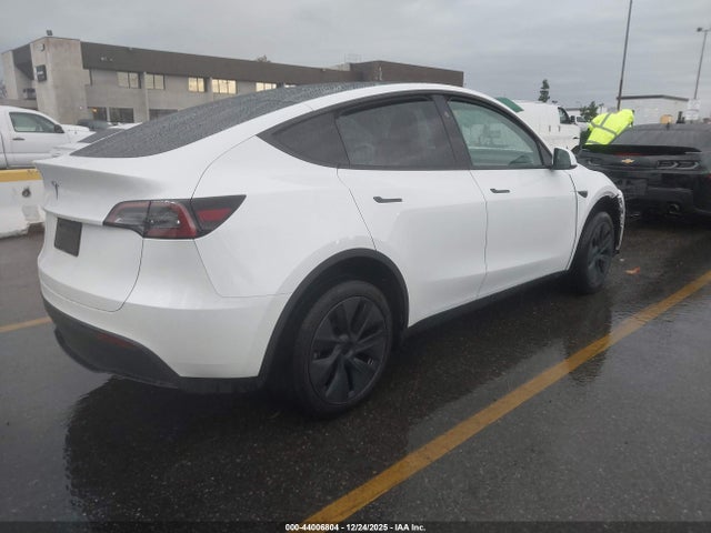 2024 TESLA MODEL Y 7SAYGDED3RF149621 Photo 3
