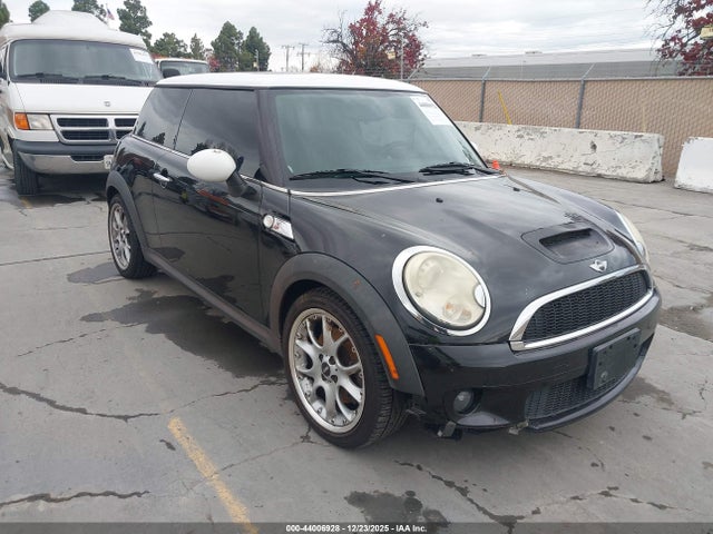 2010 MINI COOPER S WMWMF7C50ATW89549 Photo 0
