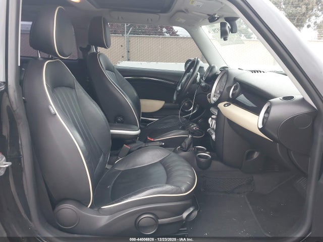 2010 MINI COOPER S WMWMF7C50ATW89549 Photo 4