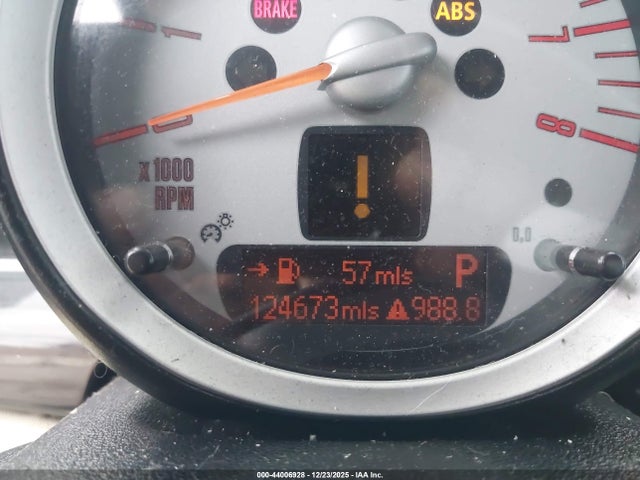 2010 MINI COOPER S WMWMF7C50ATW89549 Photo 6