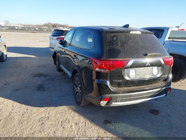 2018 MITSUBISHI OUTLANDER JA4AD3A34JZ023100 Photo 2
