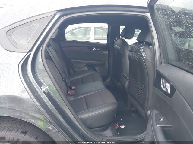 3KPF54ADXNE440584 KIA Forte Gt-line