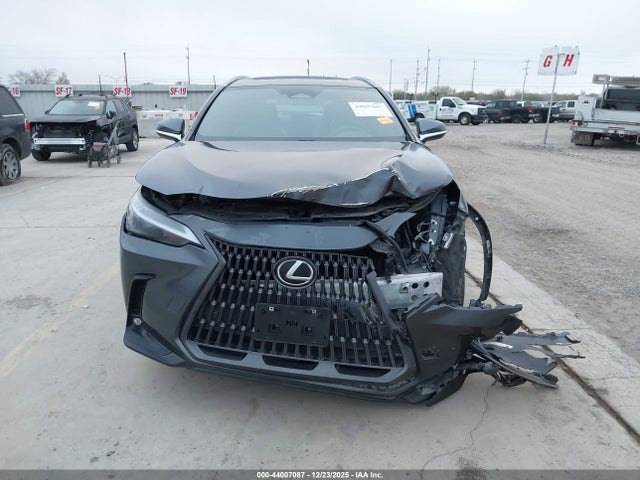 44007087 :رقم المزاد ، 2T2GGCEZ1NC009902 vin ، 2022 Lexus Nx 350 Premium مزاد بيع