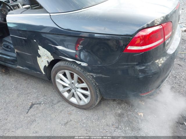 2015 VOLKSWAGEN EOS WVWBW8AH3FV001553 Photo 2