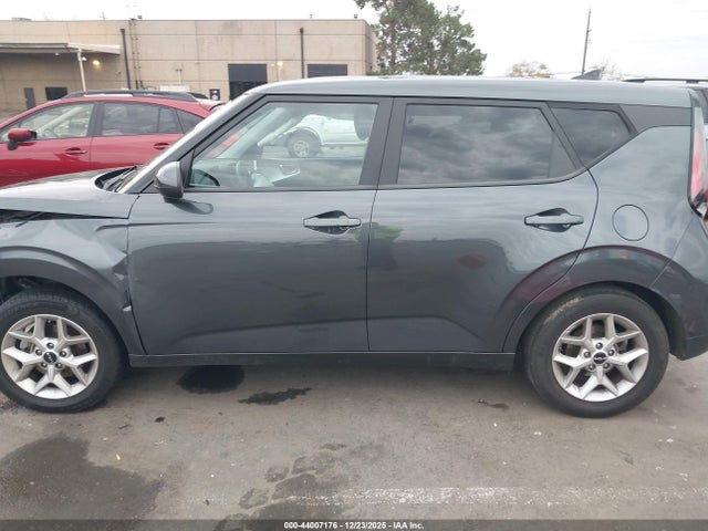 KNDJ23AU0R7912763 KIA SOUL LX