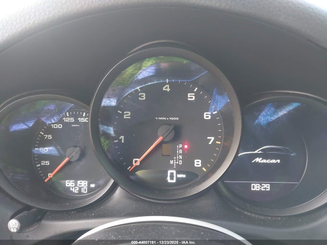 2018 PORSCHE MACAN WP1AA2A55JLB10189 Photo 6