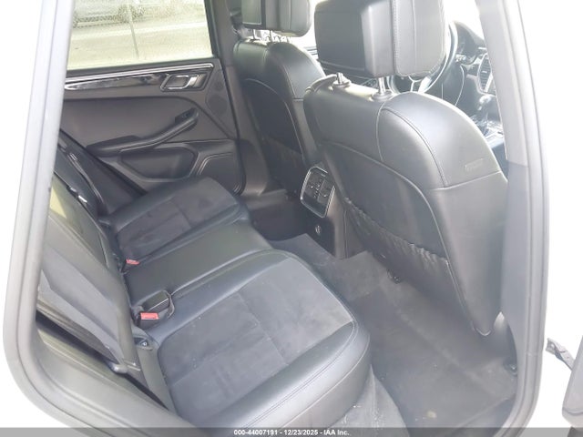 2018 PORSCHE MACAN WP1AA2A55JLB10189 Photo 7