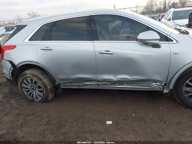 2017 CADILLAC XT5 1GYKNBRS1HZ183341 Photo 5