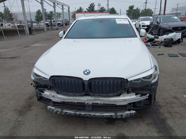 WBAJA9C58JB252756 BMW 530e Iperformance