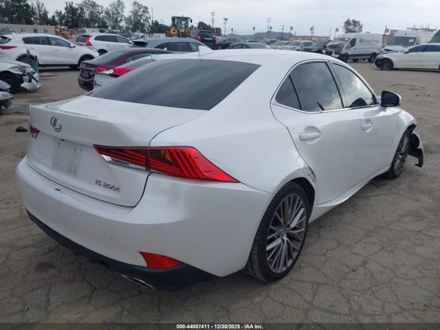 Aukcja sprzedaży 2017 Lexus Is 200t, vin: JTHBA1D27H5050706, numer aukcji: 44007411