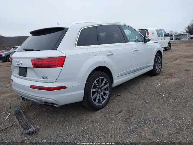 Продаж на аукціоні авто 2018 Audi Q7 3.0t Premium, vin: WA1VAAF71JD021585, номер лоту: 44007454