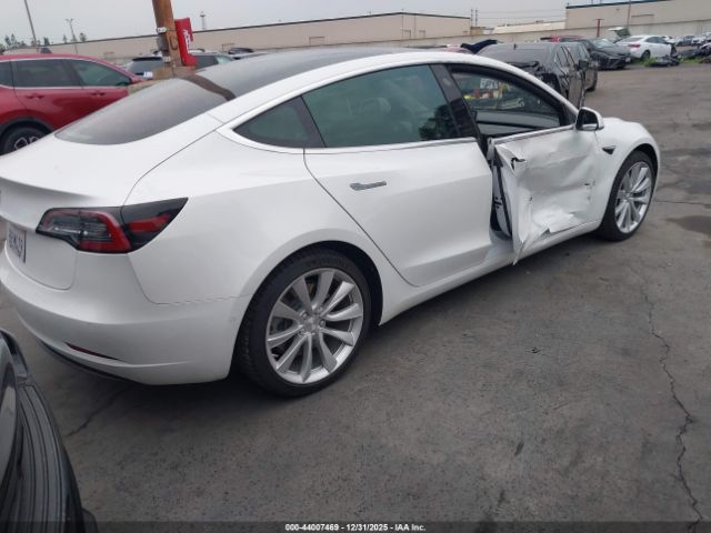 2018 TESLA MODEL 3 5YJ3E1EA6JF154656 Photo 3