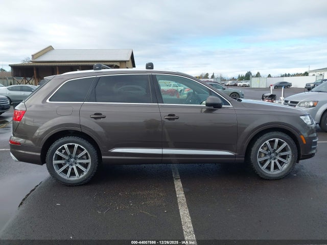 WA1LAAF74JD039831 Audi Q7 3.0t Premium