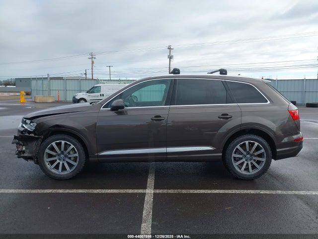 WA1LAAF74JD039831 Audi Q7 3.0t Premium