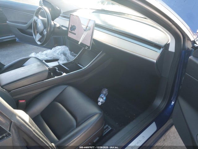 2018 TESLA MODEL 3 5YJ3E1EA2JF102571 Photo 4