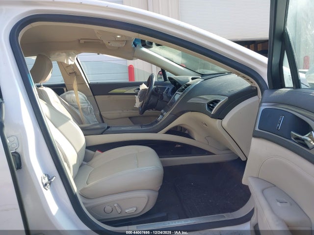 2020 LINCOLN MKZ 3LN6L5A95LR620564 Photo 4