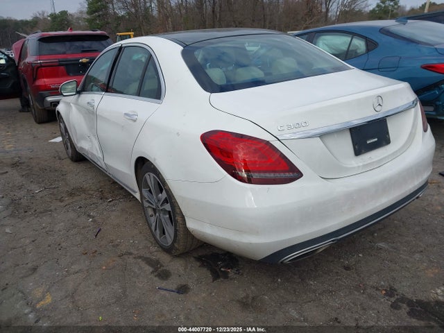 2021 MERCEDES-BENZ C 300 W1KWF8DB2MR606717 Photo 2