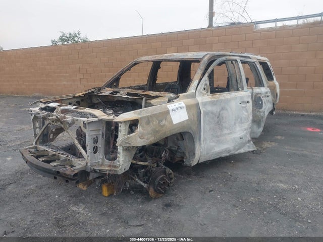 Chevrolet Tahoe Lt 2018 1GNSCBKC0JR154408 Image 2