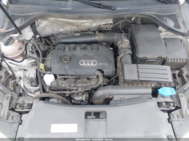 WA1ECCFS9HR006436 Audi Q3 2.0t Premium