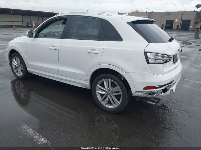 WA1ECCFS9HR006436 Audi Q3 2.0t Premium