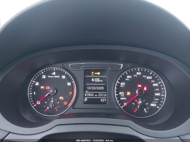 WA1ECCFS9HR006436 Audi Q3 2.0t Premium